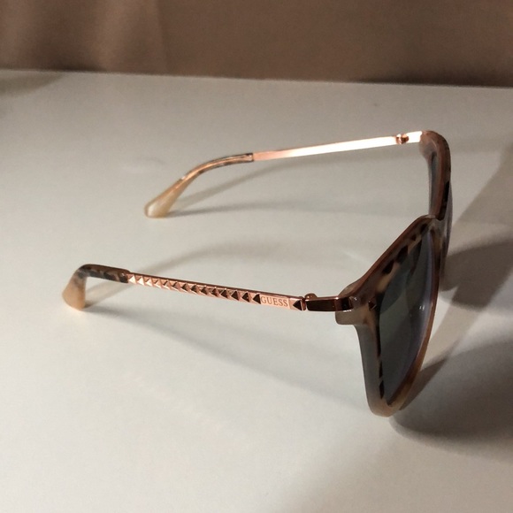 Guess sunglasses - Picture 2 of 2